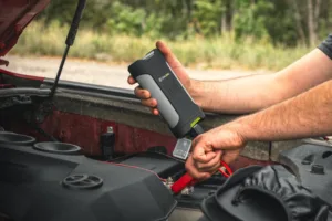 Alternative view of בוסטר התנעה לרכב 12v הספק 400/800A GOALZERO 10000Mah