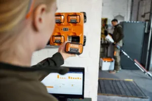 Alternative view of סוללה STIHL AP 36v 8.8Ah לכלי גינון נטענים STIHL 36v משקל 2 ק"ג