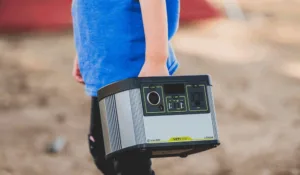 Alternative view of תחנת כח ניידת גנרטור נטען הספק 120w קיבולת 187Wh משקל 2.2 ק"ג