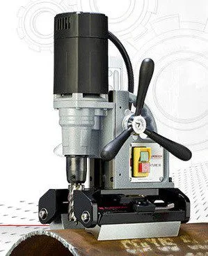מקדחה מגנטית עד 14 מ"מ עם בסיס לצינורות 900w