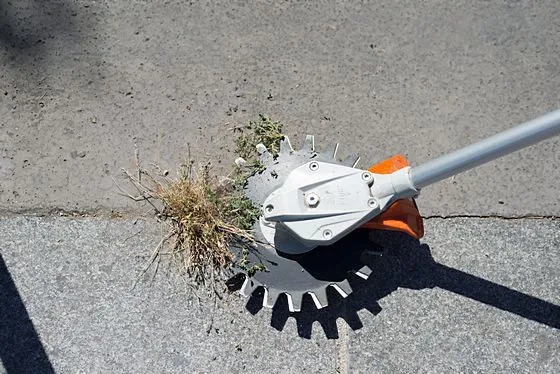 אביזר ראש כיסוח עשביה ליחידת מנוע משולב STIHL – תמונה 3