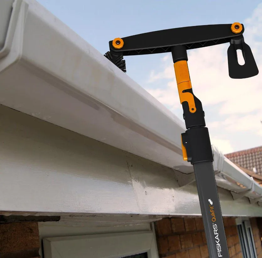 מנקה מרזבים לכלים מתחלפים FISKARS מותאם ל מוטות PULEX – תמונה 3