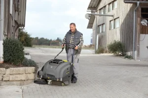 ⁦מטאטא נדחף מנוע בנזין 5 כ"ס מנוע HONDA⁩ – תמונה ⁦3⁩