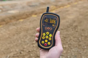 Alternative view of לא במלאי - לייזר צנרת קרן אדומה מיקוד אוטומטי 4-10 צול עד 100 מטר פילוס וכיוון מטרה אוטומטי GEO-FENNEL FKL44