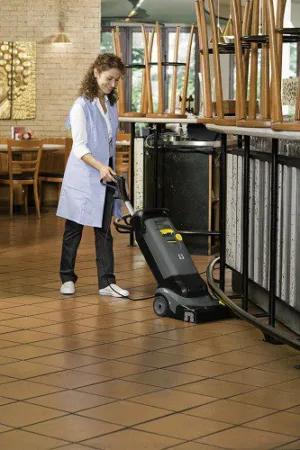 Alternative view of מכונה לשטיפת רצפות חשמלית 200 מ"ר/ש 1.783-213 karcher br30/4c adv