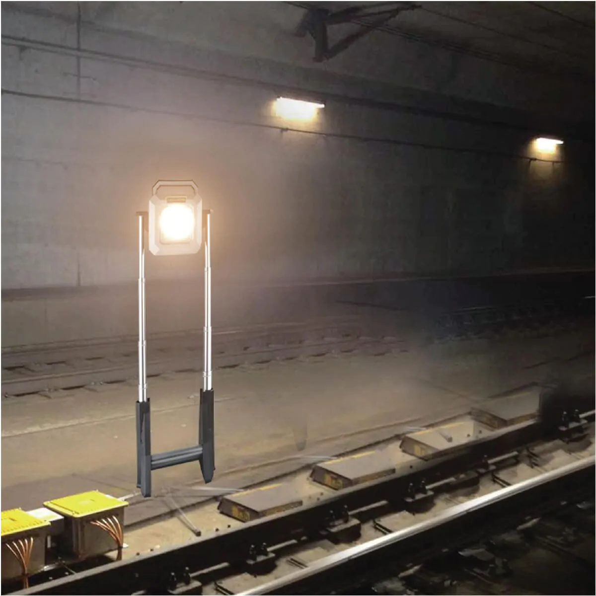 פנס הצפה בסיס טלסקופי 31.5-102 ס"מ נטען 3000 לומן פרוגקטור 315-1020x190x240 מ"מ – תמונה 3