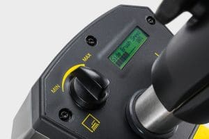 ⁦מטאטא ממונע - רכוב - מצברים KM 85/50 BP⁩ – תמונה ⁦4⁩