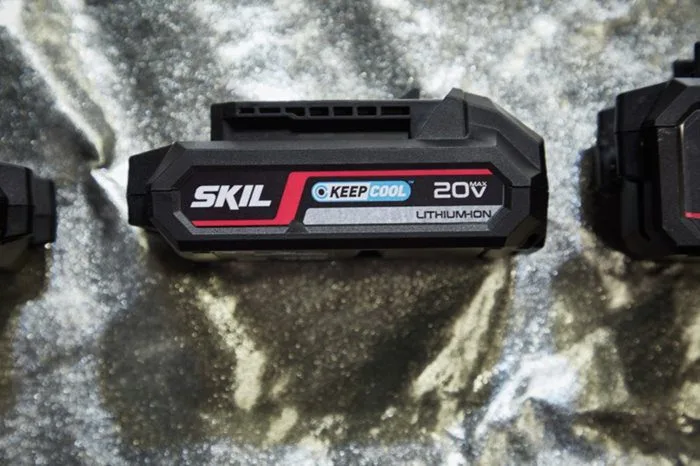 סוללה 20v הספק 2.5Ah ליתיום SKIL – תמונה 3