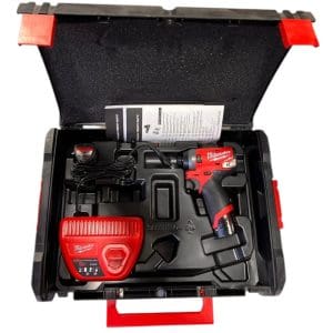 מברגה אימפקט נטענת 12v עצמה 147Nm כולל 2 סוללות 3Ah מנוע FUEL ומטען OUTLET