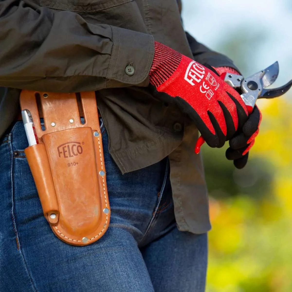נרתיק עור למזמרה פלקו +910 כולל מקום למשחיז FELCO – תמונה 2