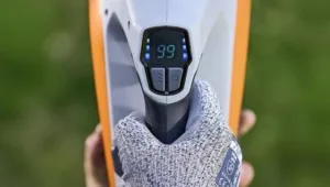 ⁦סט כלים 44v נטען PELLENC ESSENTIAL – מגזמת + חרמש + מפוח + סוללה + מטען⁩ – תמונה ⁦3⁩